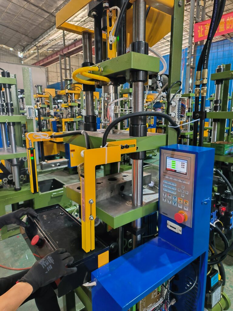 vertical plastic injection machine scaled